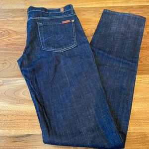Seven for all mankind straight leg size 28